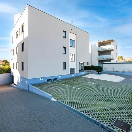Sunny Day - With Parking Apartament Rovinj